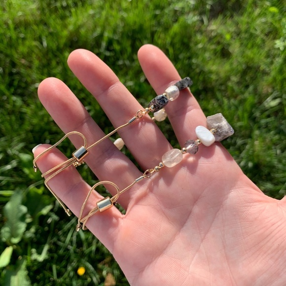 Dainty Pull Tie Chain Healing Crystal Bracelet - Picture 2 of 7